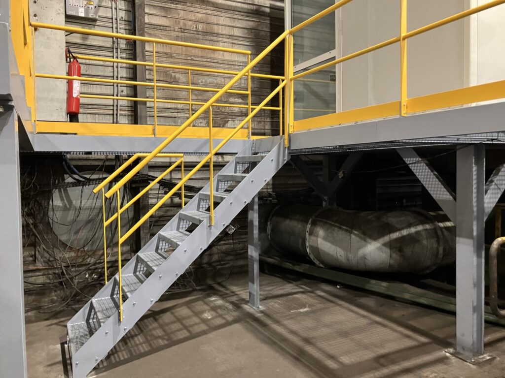 travaux de chaudronnerie construction escalier en métal